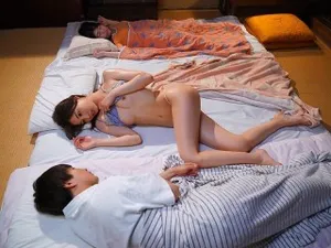 Bố tái hôn với vợ yêu trẻ, cậu con trai yêu người má kế mới về sống chung
