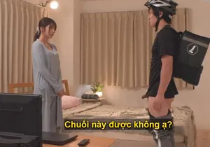 Người nổi tiếng trên mạng quan hệ tình dục trước gương với một con cặc lớn từ phía sau và bắn một cú mạnh mẽ và bá đạo vào bộ ngực tròn đầy và căng mọng của cô ấy