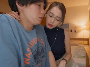Tiểu thư nhà giàu bị gã anh bồ đồi bại gài bẫy bán thân cho chủ nợ