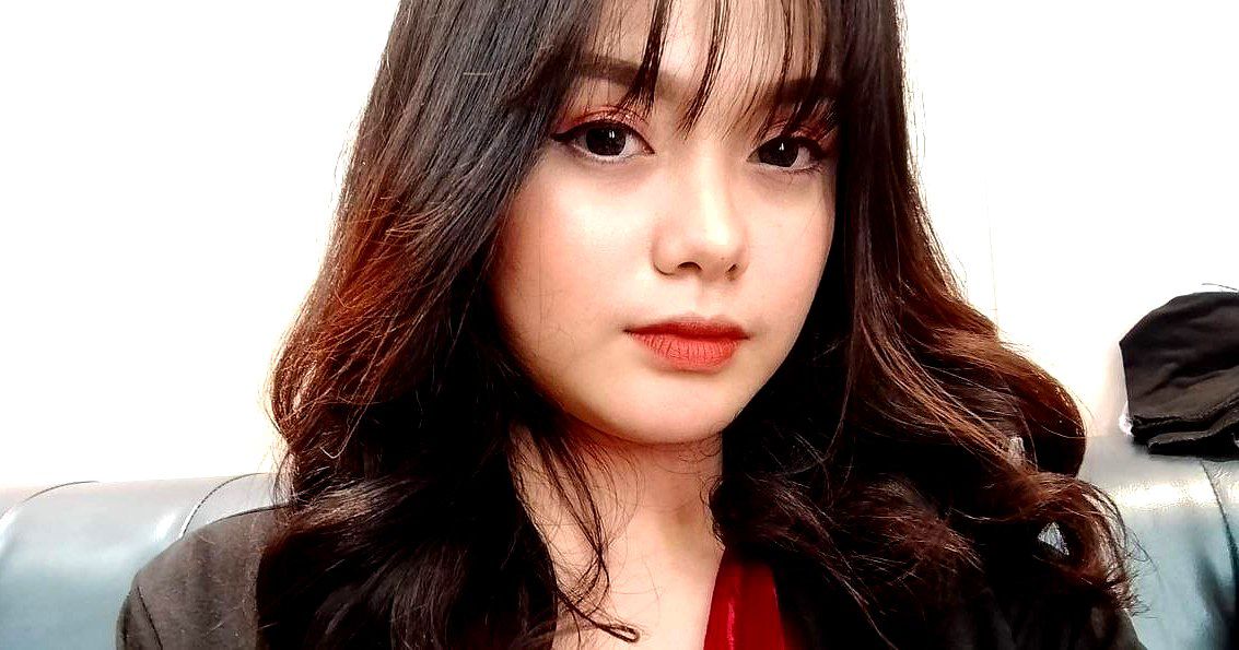 Người mẫu ảnh moe amatsuka và đội ekip số hưởng